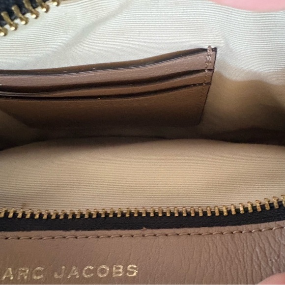 Marc Jacobs Beige Leather The Moto Shot 21 Crossbody Bag - Picture 9 of 10